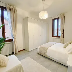 Gris Apartment: Venice Italia